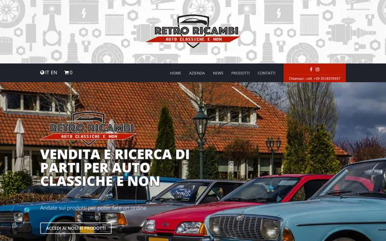 La home del sito Retro Ricambi, con le auto d'epoca in fila e il menu del negozio